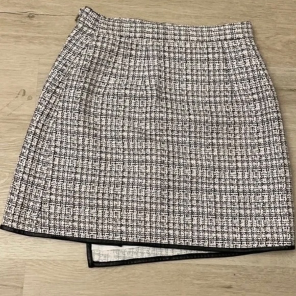 Club Monaco Tweed Mini Skirt - Picture 4 of 4